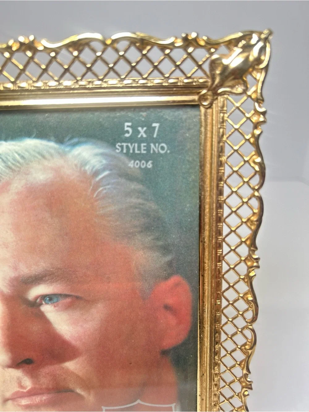 Vintage Regal 5x7 Gold-Finish Metal Picture Rectangular Free Stand or Hang NEW